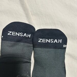 Zensah light compression socks - Medium